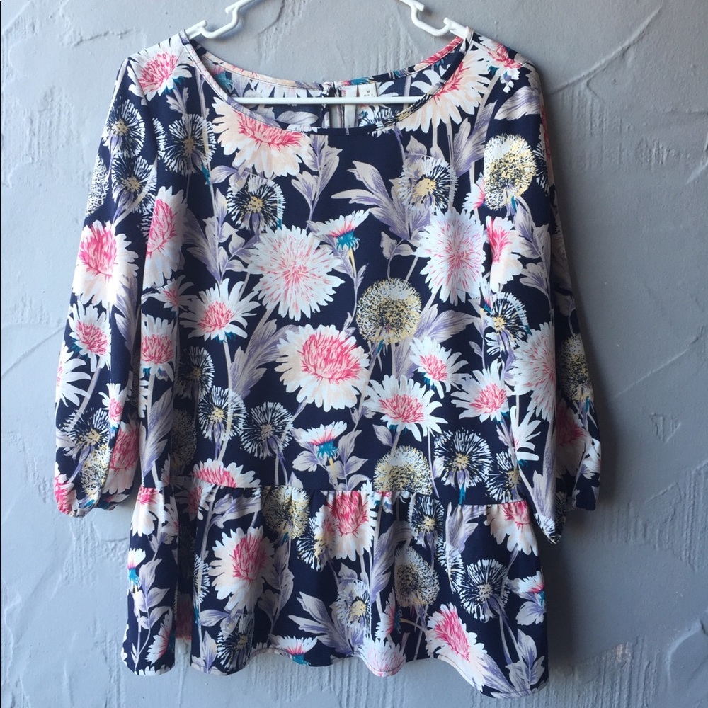 Lauren Conrad floral peplum blouse size medium